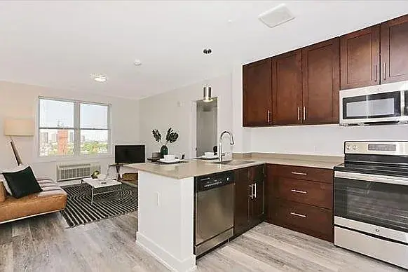 115 37th St, Union City, 611 NJ 11537