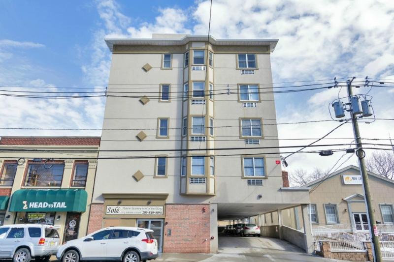 448 Palisade Ave, 105, Cliffside Park, NJ 07010