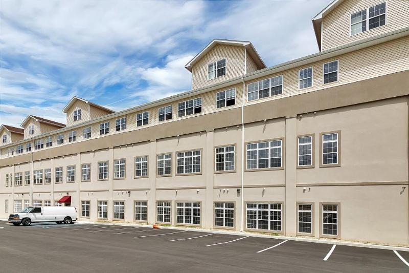 2 John St, 201, Haledon, NJ 07508