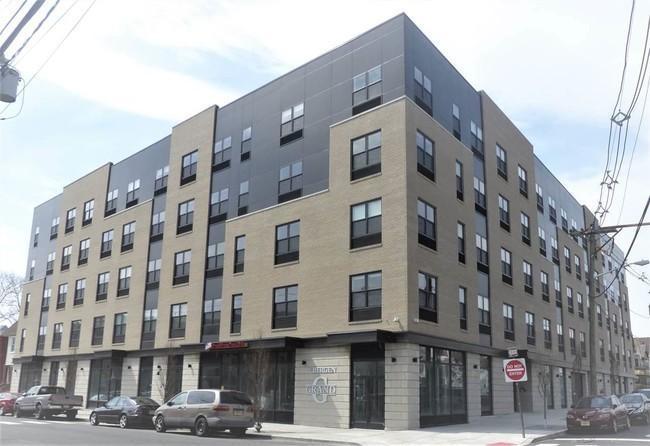 429 Bergen Ave 311, Jersey City, NJ 07304