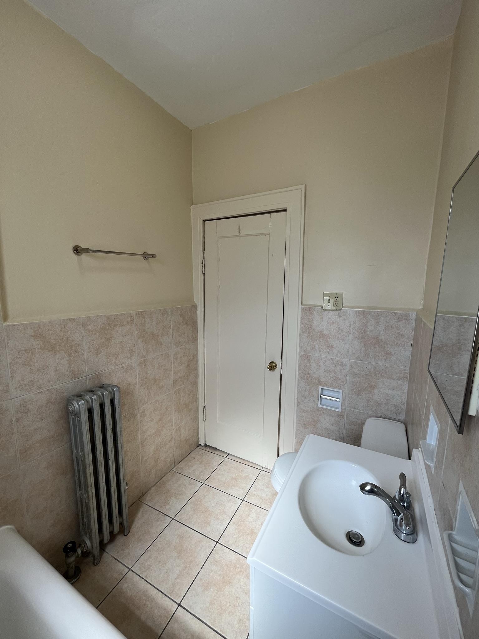 168 S Clinton St, B8, East Orange, NJ 07018