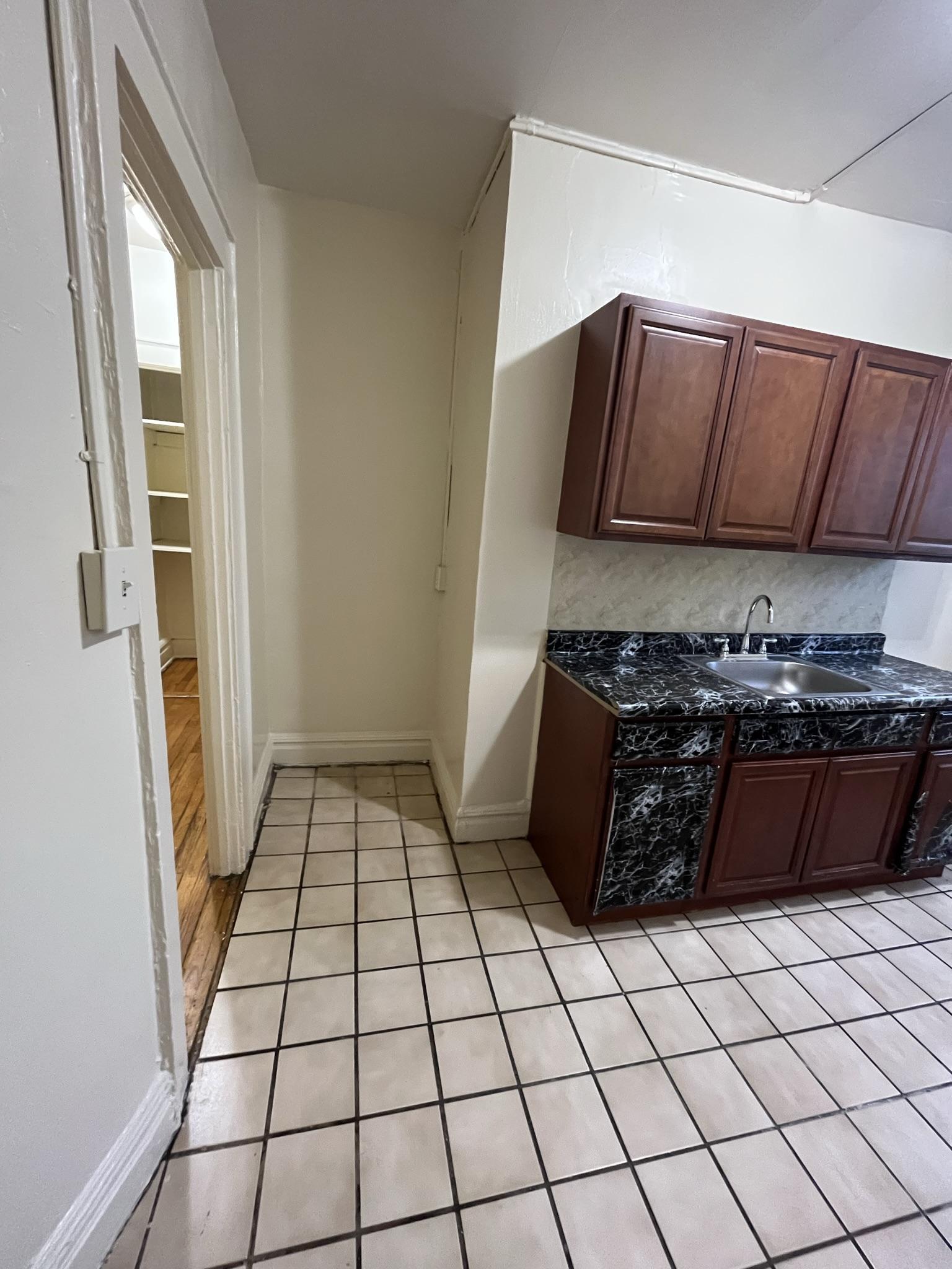 10 S Grove St 206 , East Orange, NJ 07018