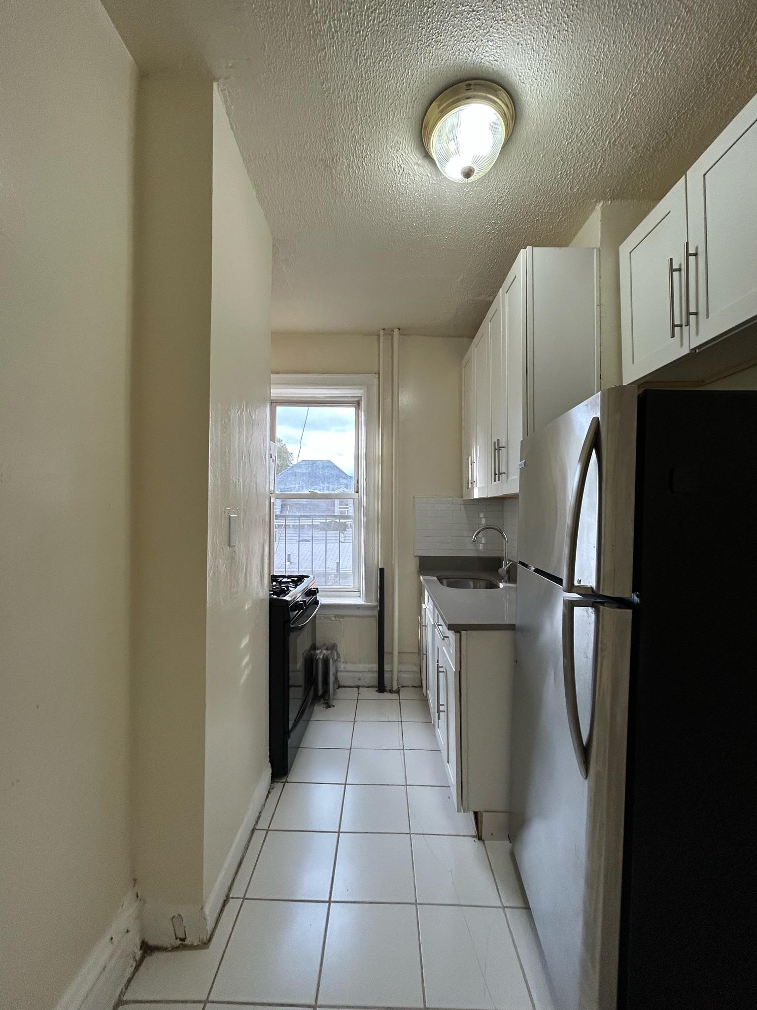 35 Kensington Ave, C4, Jersey City, NJ 07304