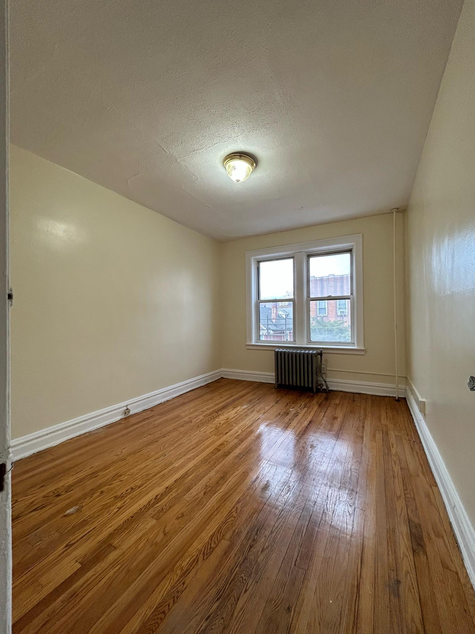 35 Kensington Ave C1 , Jersey city, NJ 07304